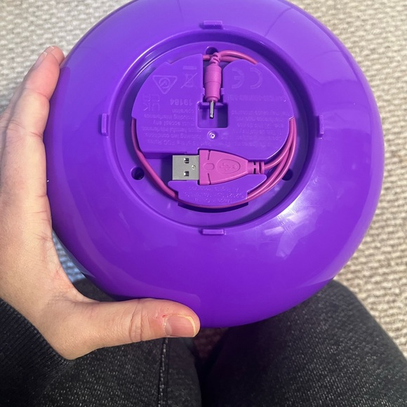 NO LONGER AVAILABLE Hitchmals Crystal Flyers - USB charger included. - Picture 2 of 3